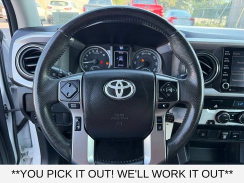 Used 2022 Toyota Tacoma SR5 RWD image 11