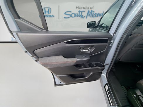 Certified 2024 Honda Pilot Sport image 25