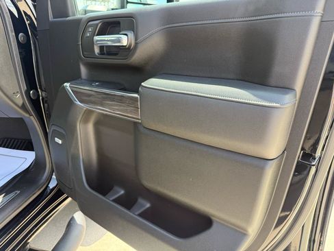 Used 2021 Chevrolet Silverado 2500 LTZ w/ LTZ Plus Package AWD/4WD image 16