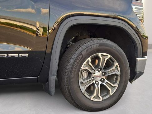 Used 2025 GMC Sierra 1500 SLT AWD/4WD image 13
