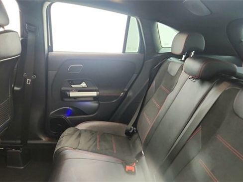 Used 2025 Mercedes-Benz GLA 250 4MATIC image 31