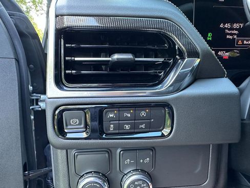 Used 2025 GMC Yukon XL Elevation RWD image 42