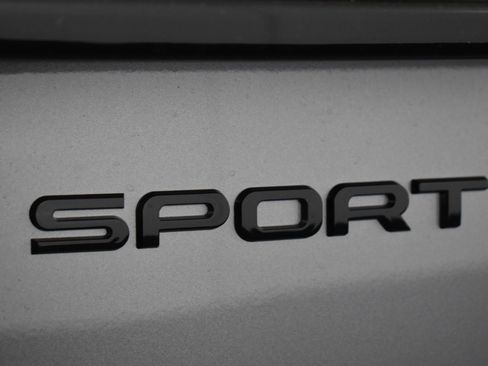 New 2024 Land Rover Discovery Sport Dynamic SE image 8