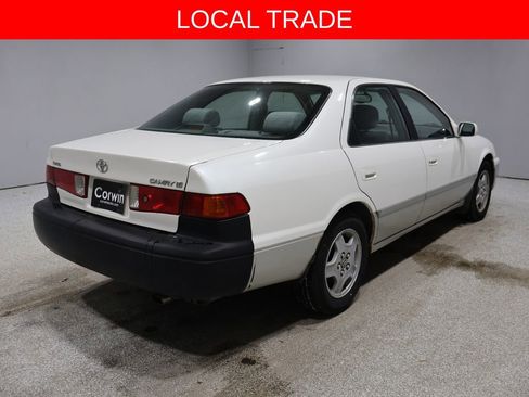 Used 2001 Toyota Camry LE image 9