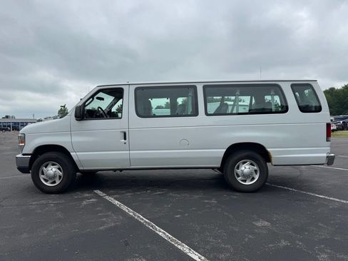 Used 2012 Ford E-350 and Econoline 350 XLT RWD image 4