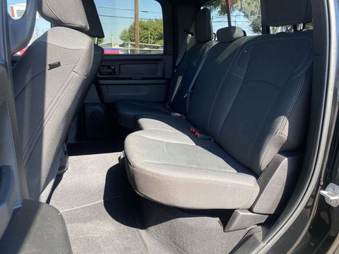 Used 2024 RAM 2500 Tradesman w/ Chrome Appearance Group image 24