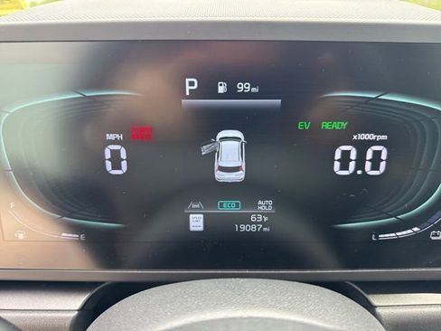 Certified 2023 Kia Niro LX FWD image 16