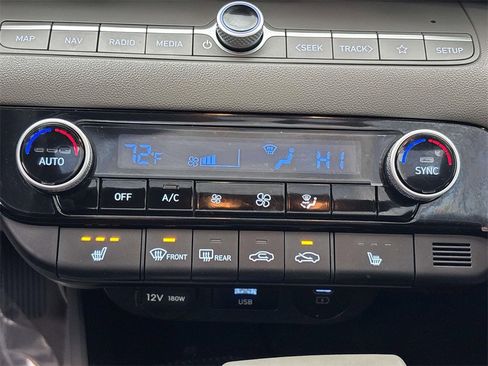 Used 2025 Hyundai Elantra SEL image 28