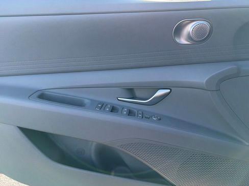 Used 2026 Hyundai Elantra SE image 10