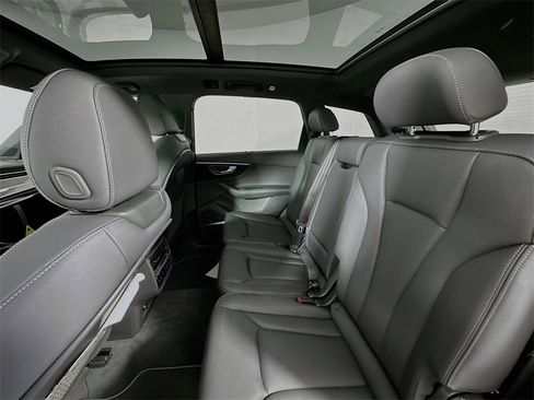 New 2025 Audi Q7 3.0T Premium Plus image 17