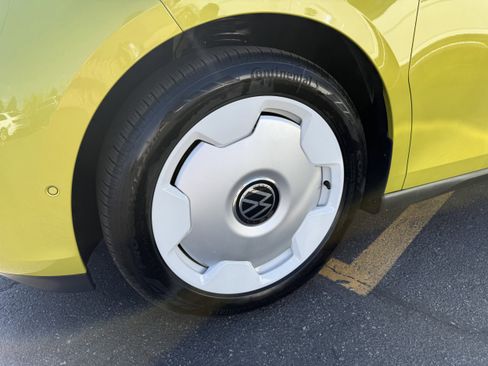 New 2025 Volkswagen ID. Buzz 1st Edition image 37