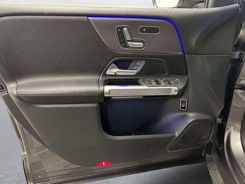 Certified 2022 Mercedes-Benz GLB 250 4MATIC image 17