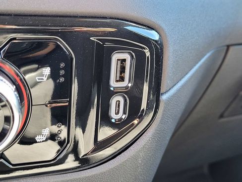 New 2026 GMC Sierra 1500 Elevation w/ Elevation Select Package AWD/4WD image 16