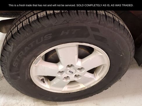 Used 2009 Ford Escape XLT image 2