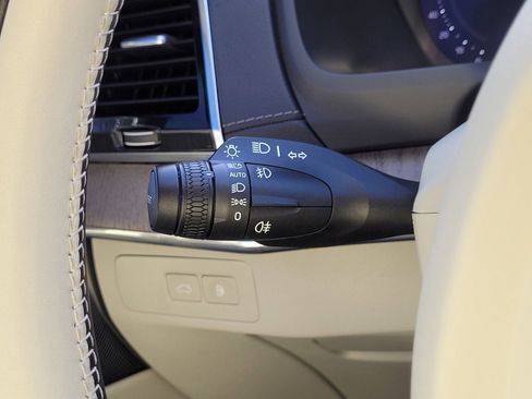 Certified 2023 Volvo XC90 T8 Ultimate w/ Lounge Package image 23