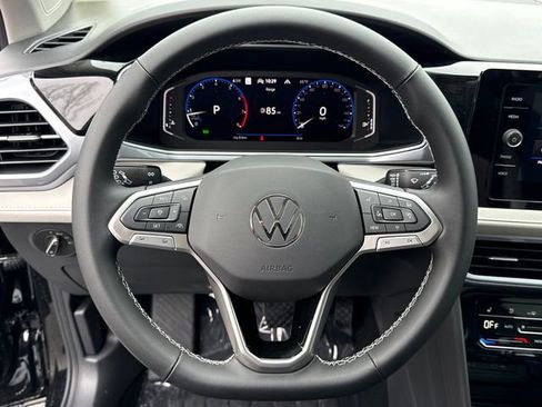 New 2026 Volkswagen Taos SEL image 11
