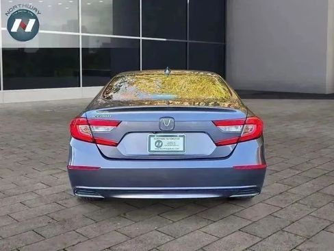 Used 2018 Honda Accord EX image 4