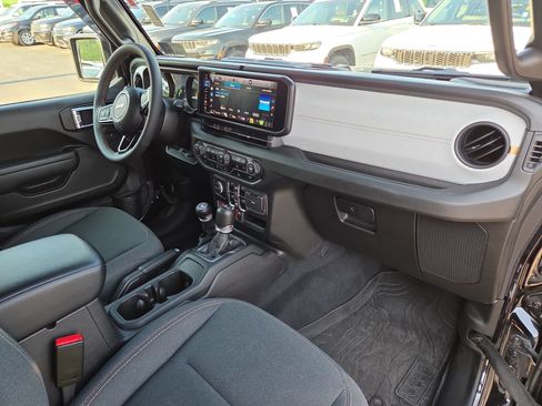 Used 2024 Jeep Wrangler Unlimited AWD/4WD image 19