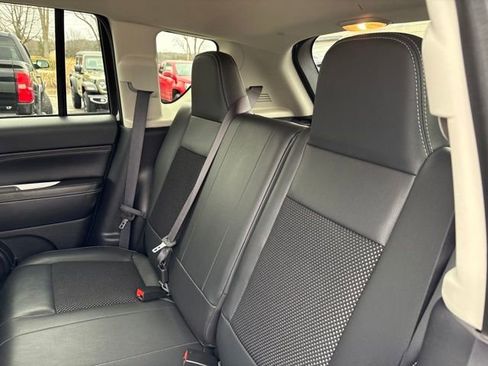 Used 2016 Jeep Compass Latitude w/ Mopar Chrome Accents Group image 22