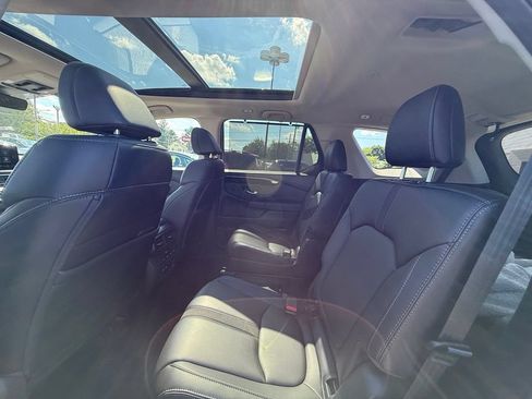 Used 2023 Honda Pilot Touring image 19