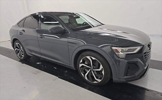 Used 2024 Audi Q8 e-tron Premium Plus AWD/4WD image 3