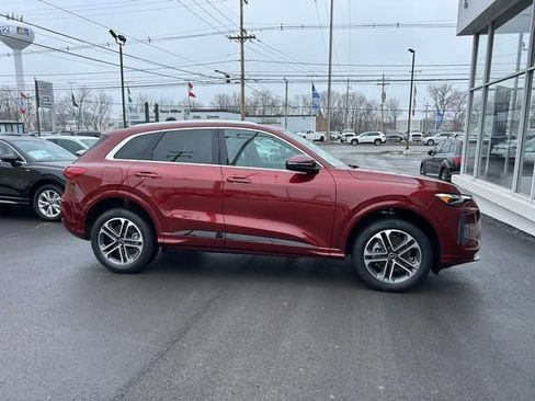 New 2025 Audi Q5 Premium Plus image 2