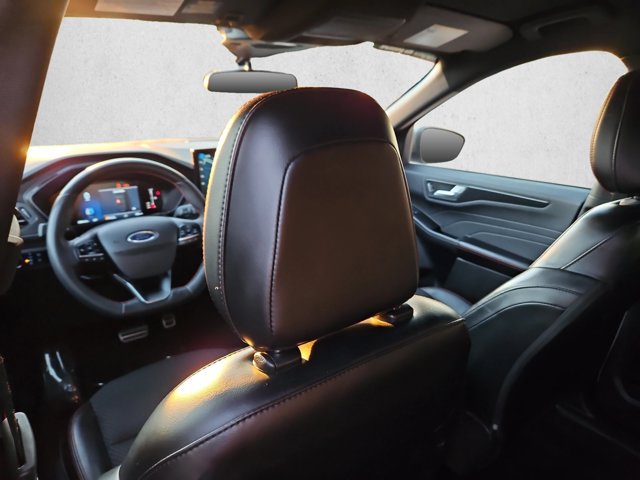 Used 2023 Ford Escape ST-Line w/ Tech Pack #1 AWD/4WD image 17