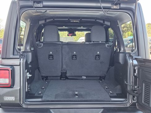 Used 2025 Jeep Wrangler Sport S image 30