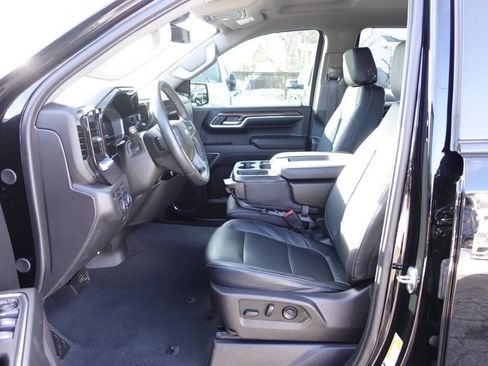 Used 2024 Chevrolet Silverado 1500 LT image 17