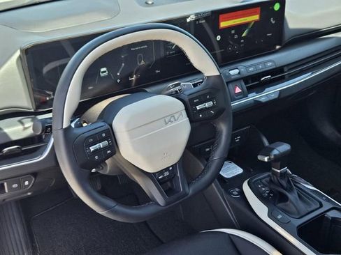 New 2026 Kia K4 GT-Line image 25