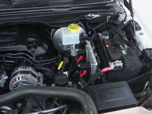 Used 2022 RAM 1500 Laramie w/ Sport Appearance Package AWD/4WD image 14