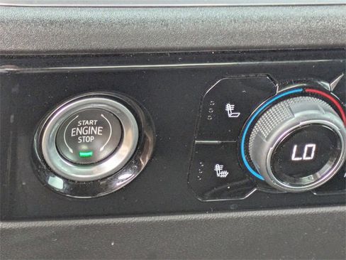 Used 2023 Chevrolet Silverado 1500 LT image 30