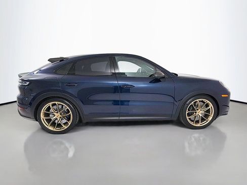 Certified 2025 Porsche Cayenne Turbo GT image 9