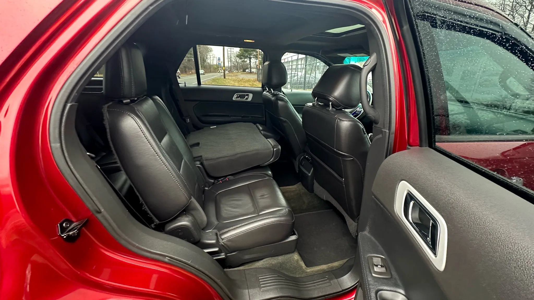 Used 2014 Ford Explorer XLT AWD/4WD image 27