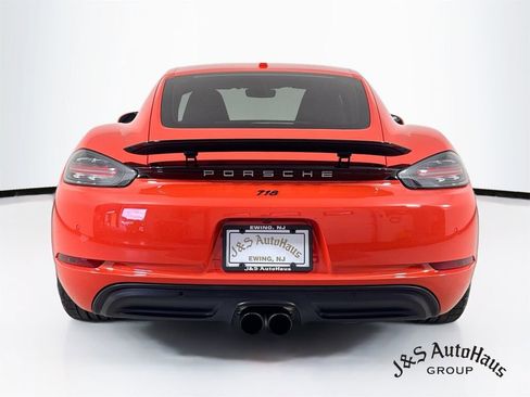 Used 2022 Porsche 718 Cayman RWD image 6