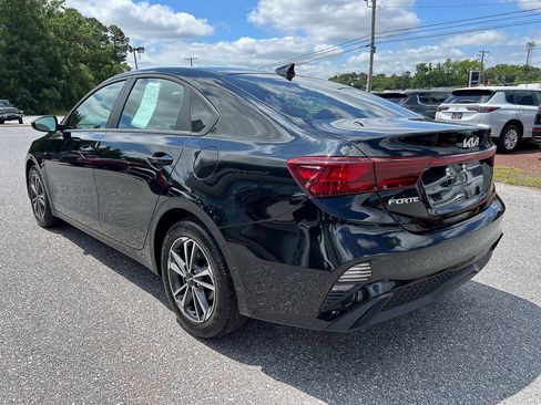 Used 2023 Kia Forte LXS FWD image 3