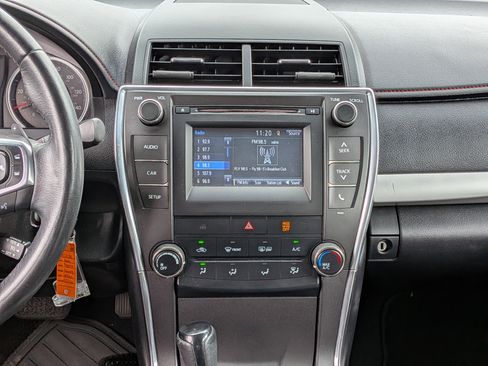 Used 2016 Toyota Camry SE FWD image 17