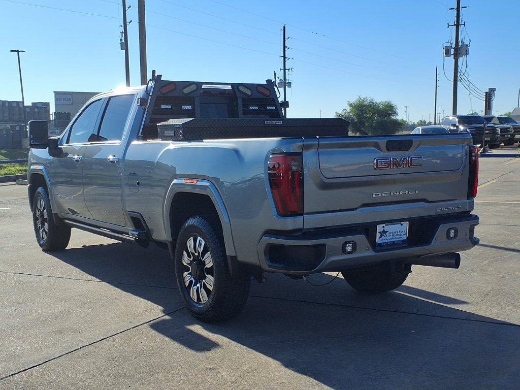Used 2024 GMC Sierra 3500 Denali w/ Denali Reserve Package AWD/4WD image 4