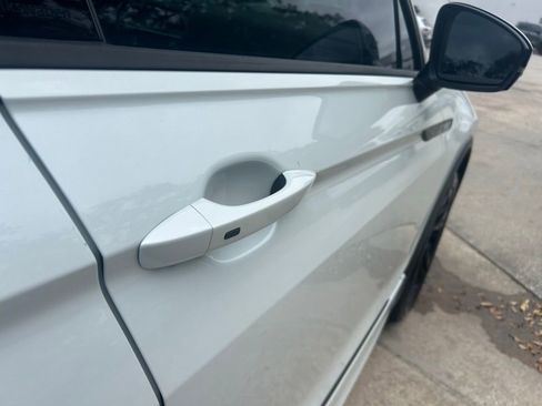 Certified 2023 Volkswagen Tiguan SE R-Line image 33