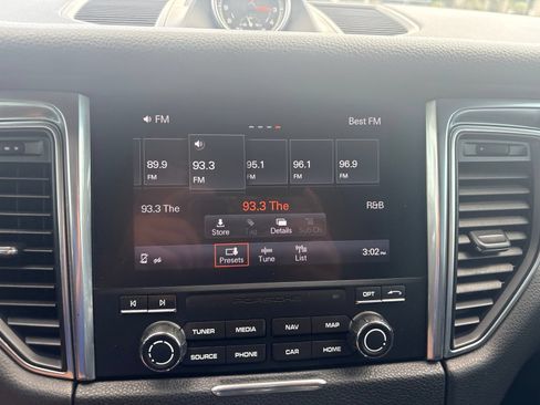 Used 2018 Porsche Macan S AWD/4WD image 21