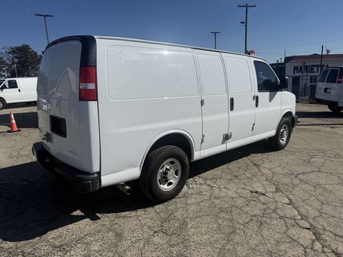 Used 2020 Chevrolet Express 2500 2500 3dr Cargo Van w/ Safety Package image 5
