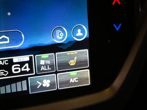 Used 2025 Subaru Forester Premium AWD/4WD image 37