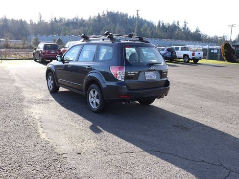 Used 2011 Subaru Forester 2.5X image 7