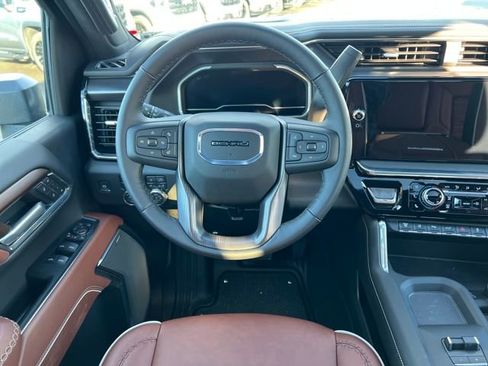 New 2025 GMC Sierra 2500 Denali Ultimate w/ Max Trailering Package image 9