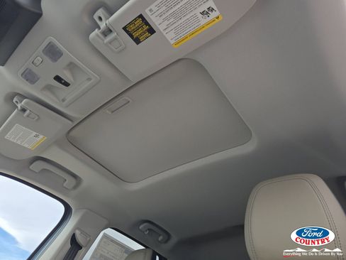 New 2025 Ford Maverick Lariat image 7