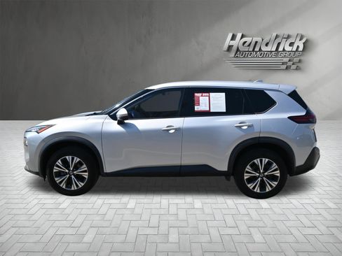 Used 2021 Nissan Rogue SV image 9