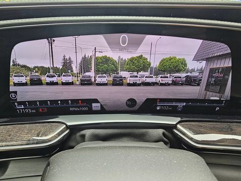 Used 2022 Cadillac Escalade Premium Luxury AWD/4WD image 29