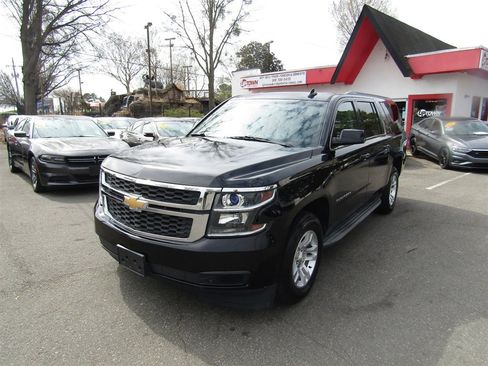 Used 2016 Chevrolet Suburban LS image 1