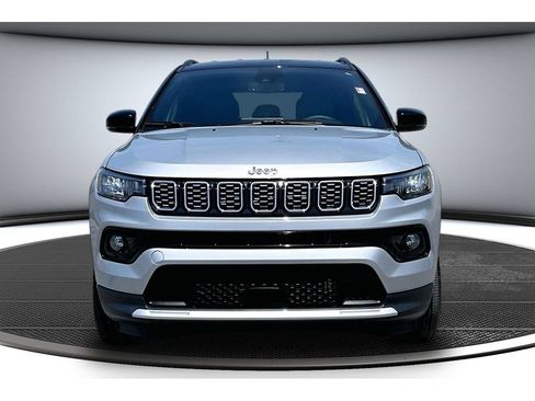 Certified 2026 Jeep Compass Limited AWD/4WD image 4