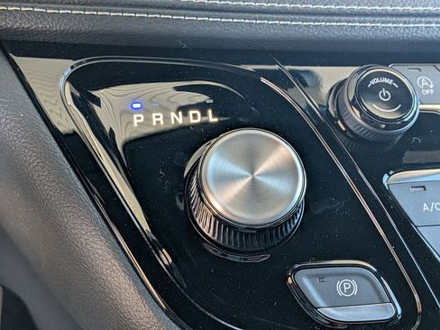 New 2026 Chrysler Pacifica Select image 20